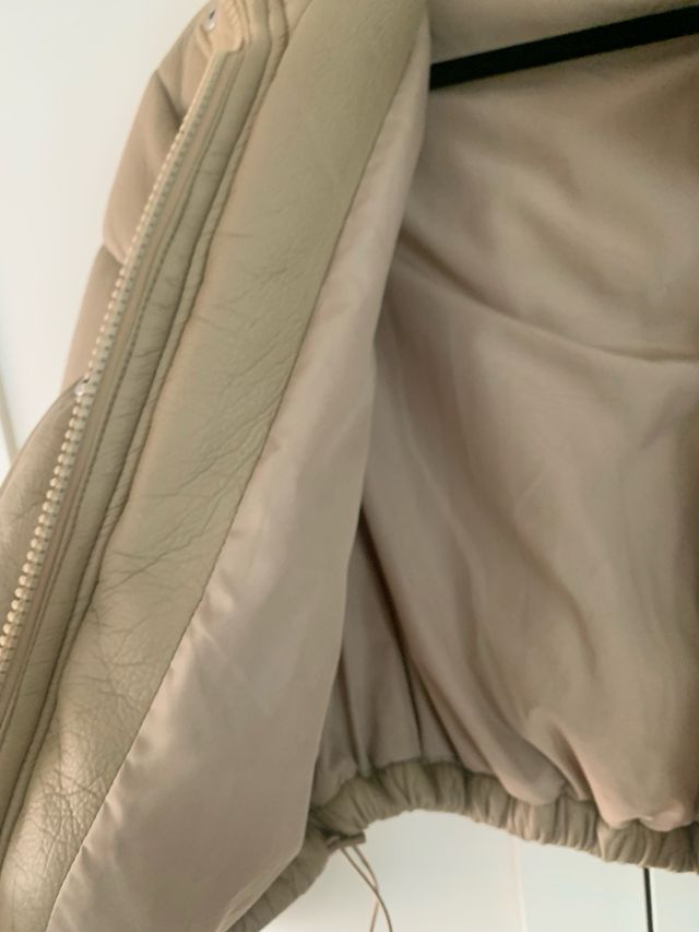 Chaqueta acolchada beige