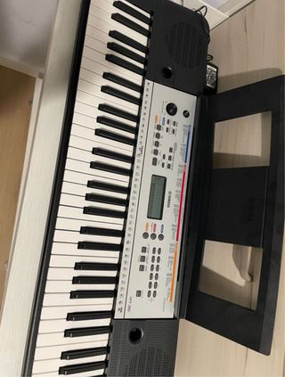 Yamaha PSR-E263 Teclado