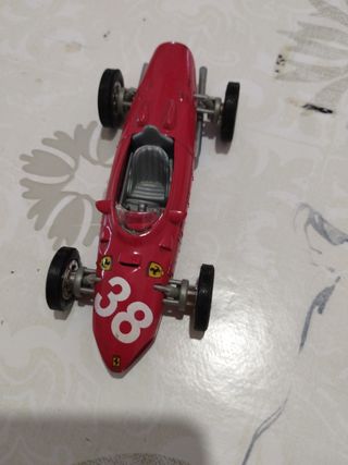 Coche Ferrari F2 escala 1:43