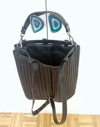 Bolso- mochila negra de Zara