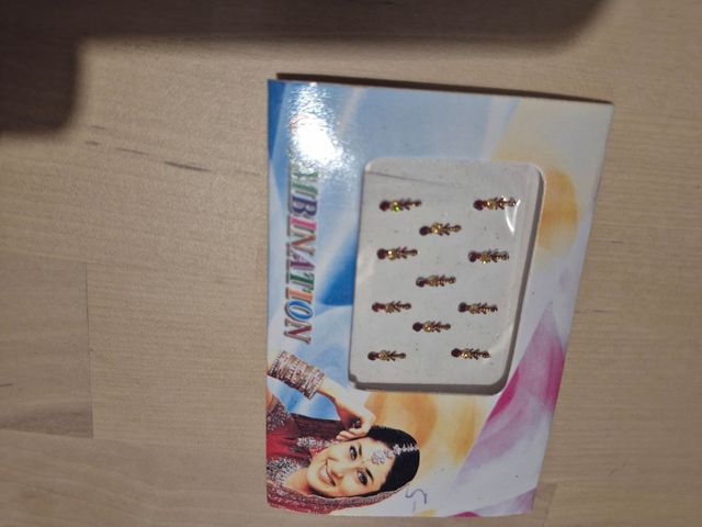 Bindis Yassvi - purpura, plata