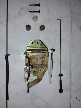 Cerradura puerta derecha Seat Marbella