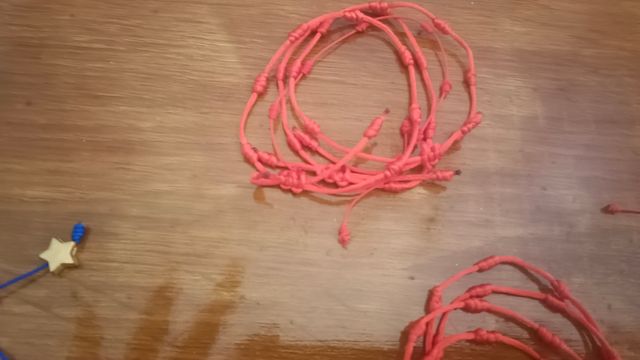 Pulseras y llaveros artesanales