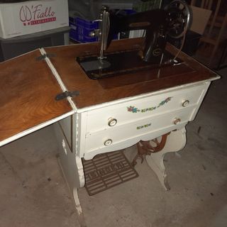Máquina de coser Singer antigua