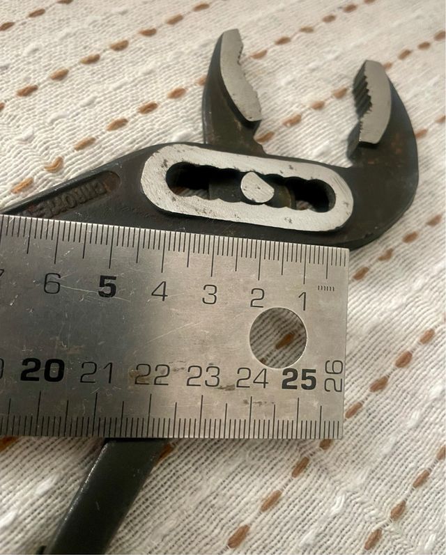 Alicates de pico de loro