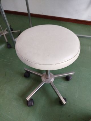 Taburete blanco + papelera
