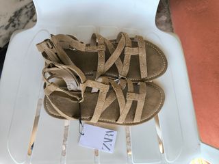 Sandalias Zara - Serraje beige