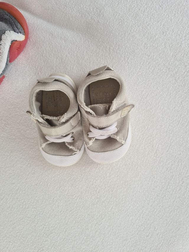 Zapatillas bebé - 4 pares
Recién lavadas
