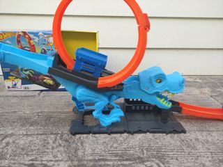 Pista Hot Wheels T-Rex