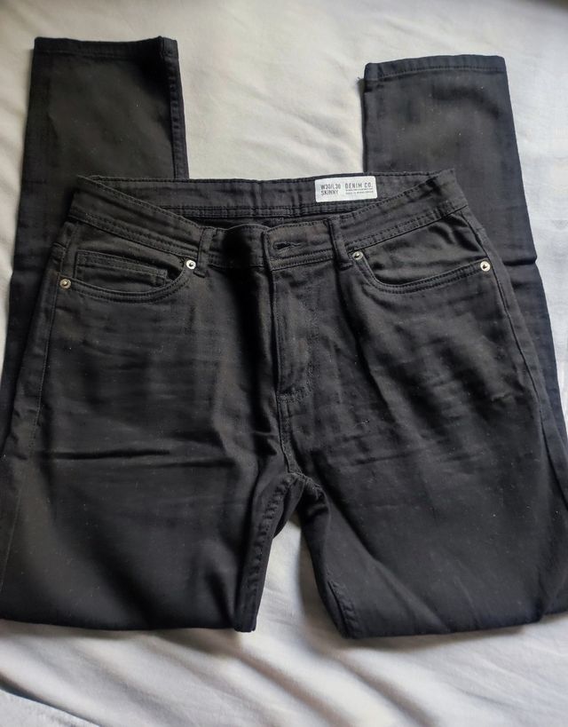 Vaqueros negros hombre 