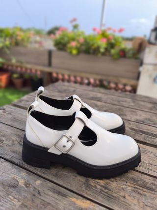Zapatos Zara blancos