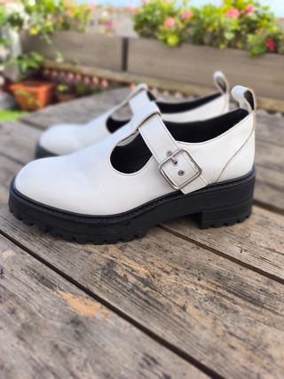 Zapatos Zara blancos