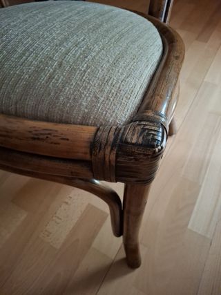 Juego de 4  sillas de comedor mimbre.