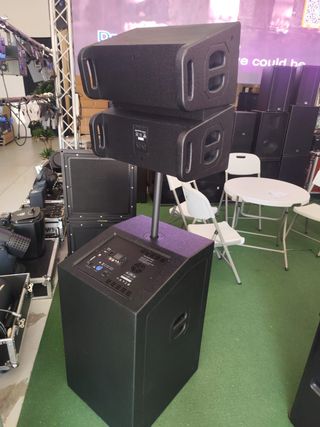 EQUIPO DE SONIDO AUTOAMPLIFICADO