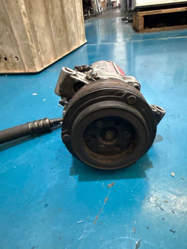 64528386650 Compresor A/C BMW Serie 3,5, E60