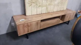 MUEBLE BAJO DE TV ROBLE