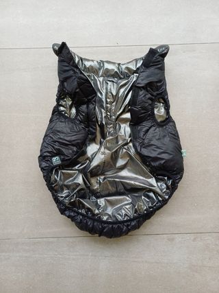 Abrigo para perro negro y plata