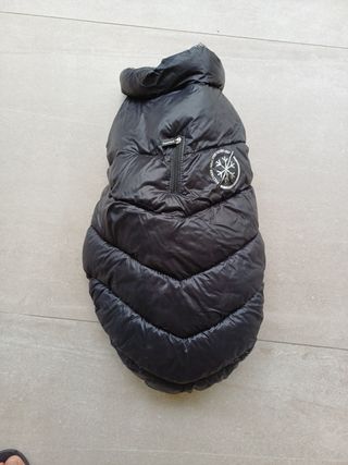 Abrigo para perro negro y plata