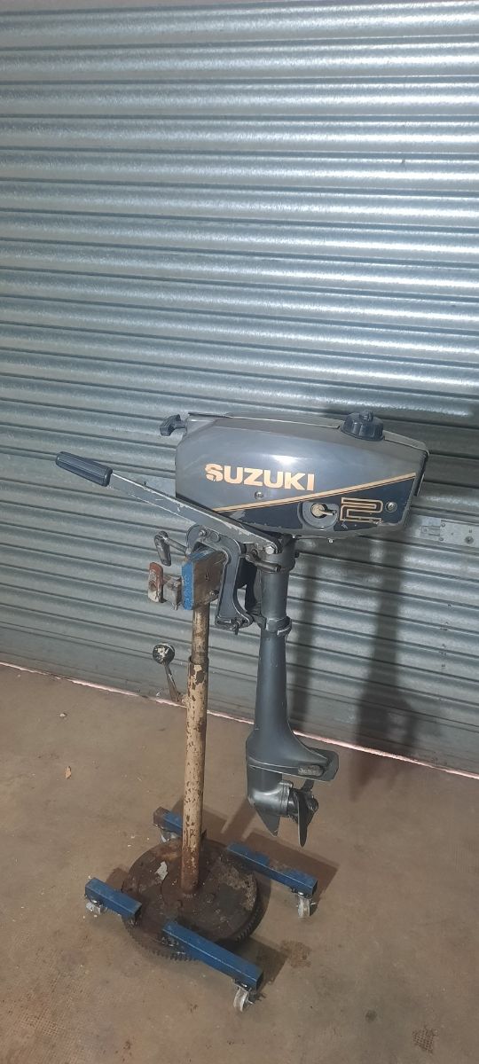 Suzuki 2cv 2t - Motor fueraborda repasado