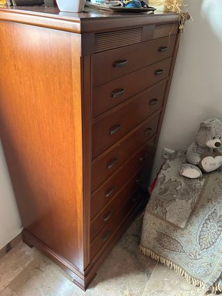 Cassettiera + due tavoli