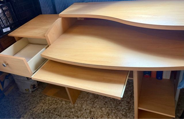 Secretária de madeira