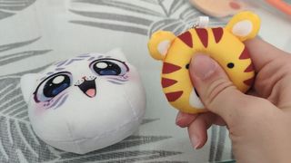 Llaveros anime kawaii gato y tigre