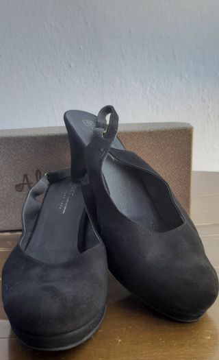 Zapatos salón negros de tacón