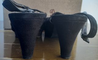 Zapatos salón negros de tacón