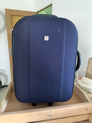 Maleta azul viaje