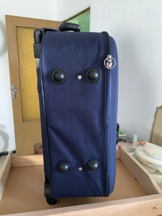 Maleta azul viaje