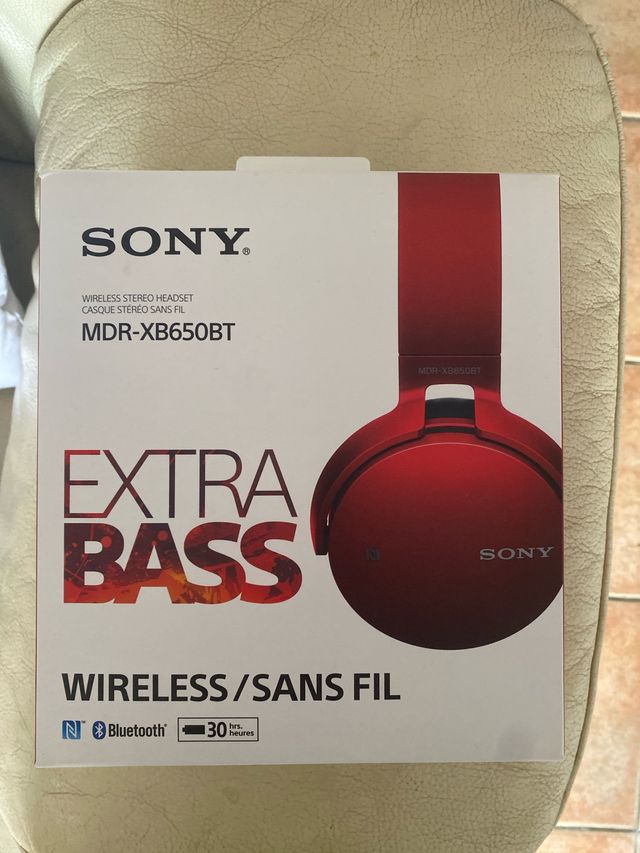 Auriculares SONY EXTRA BASS inalámbricos rojos