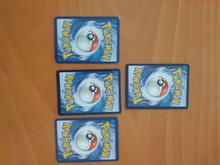4 cartas Pokémon shiny NO ORIGINALES