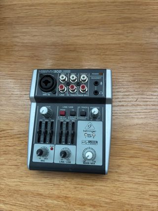 Mezclador Behringer Xenyx 502 USB