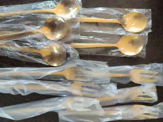 Cubertería dorada china 30 piezas