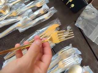 Cubertería dorada china 30 piezas