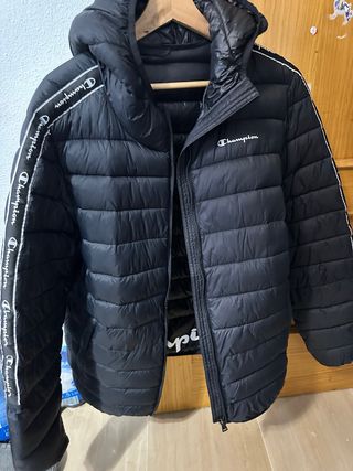 Chaqueta Champion negra acolchada