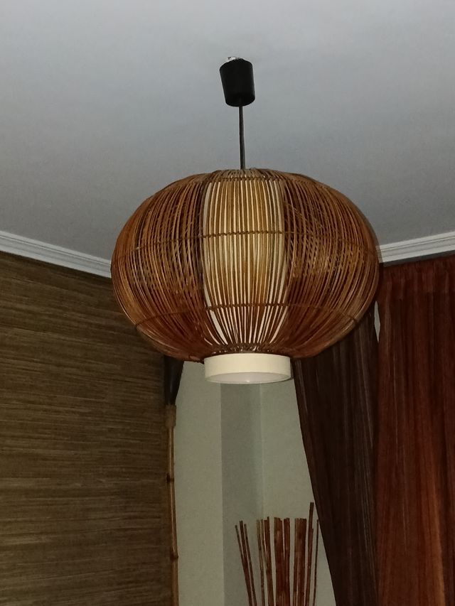 Lámpara colgante bambú. Étnica