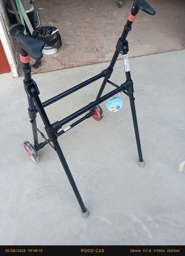 Andador Plegable con Ruedas