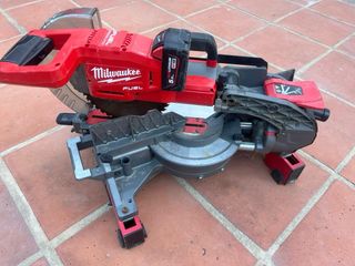 Sierra ingletadora Milwaukee