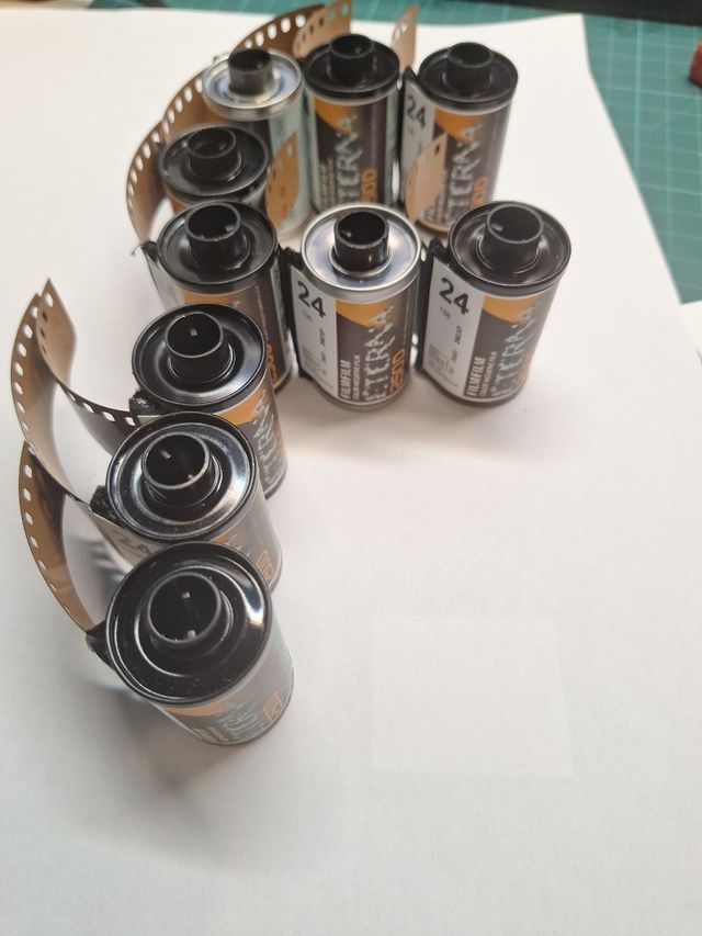 CARRETE F.Eterna 250D - 24 exp. ¡¡¡OFERTA REGALO!!