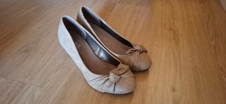 Zapatos cuña beige
