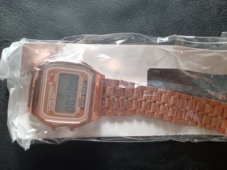 Reloj digital rosado.no Casio
Buena calidad
