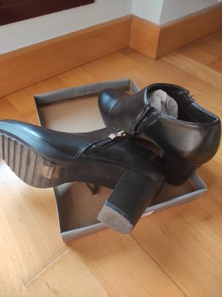 Botines negros mujer