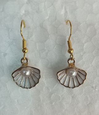 Pendientes perla-concha dorados