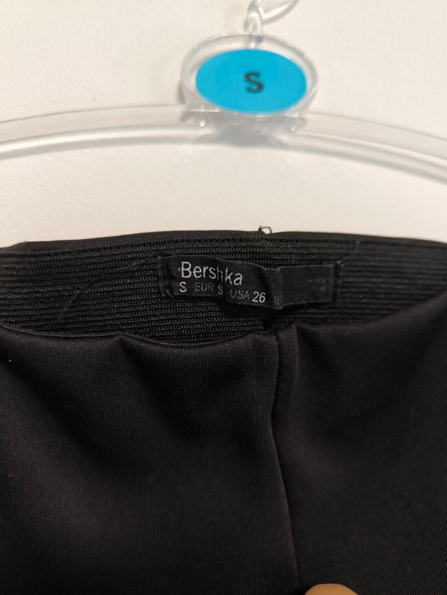 Falda negra skater talla S