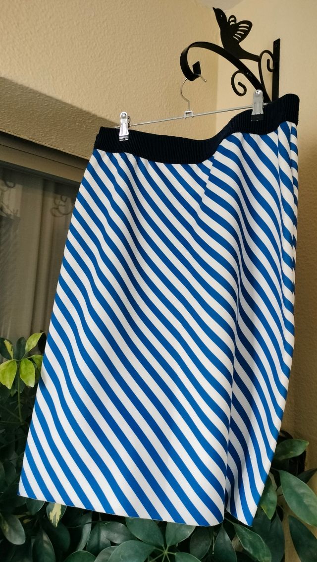 Falda rayas azules y blancas