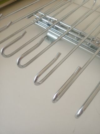 Pantalonero metálico de 11 perchas