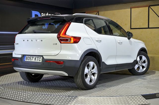 Volvo XC40   2.0 D3 Momentum Pro Auto 
