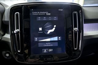 Volvo XC40   2.0 D3 Momentum Pro Auto 