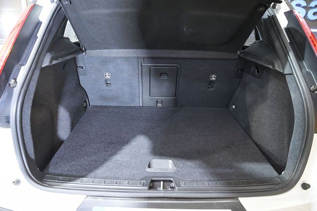 Volvo XC40   2.0 D3 Momentum Pro Auto 